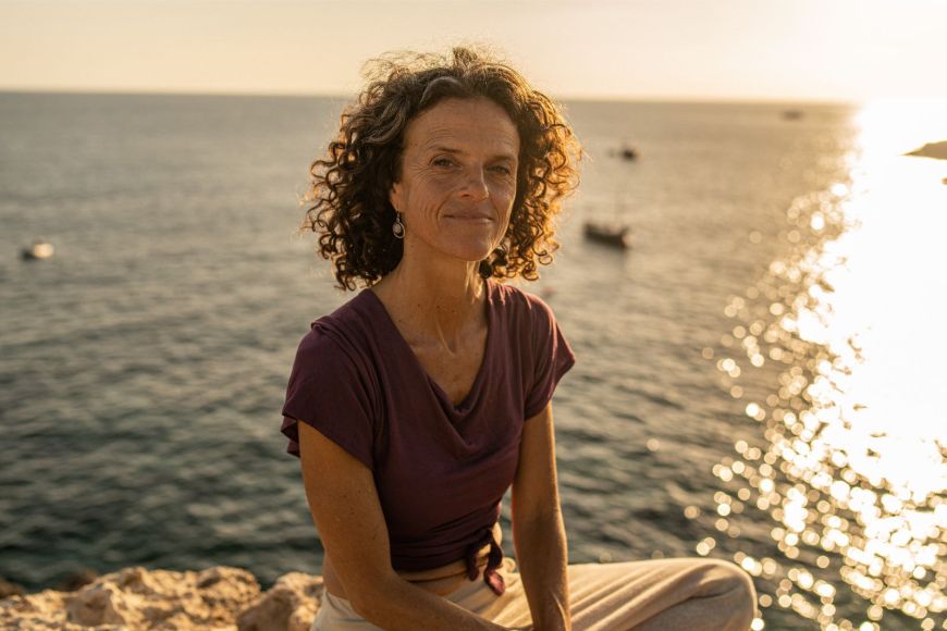 Cristina Font profesora de yoga y formadora de Shakti Dance · Rafal Rubí · Menorca